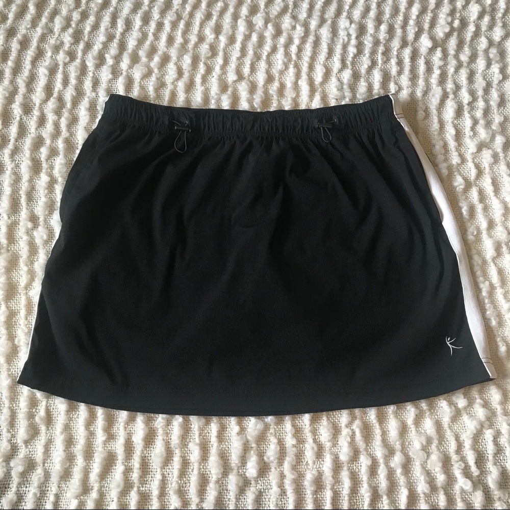 Danskin Athletic Skirt with Attached Shorts Size L